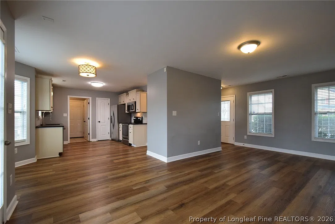 3 bed, 2.5 bath, $1,800 — Photo 3