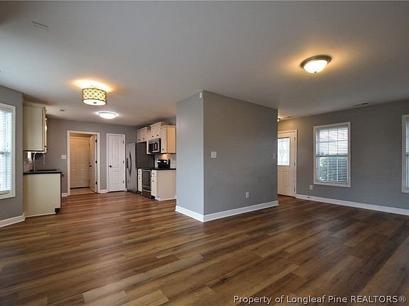 3rd image of 205 Stockbridge Dr