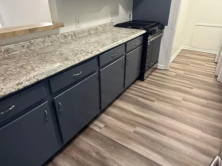 114 Sterling Ct — Photo 5