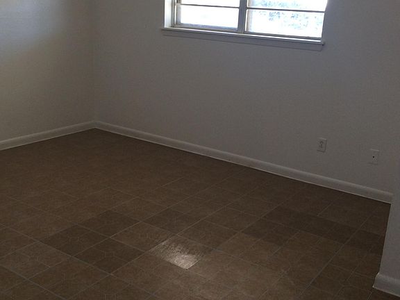 5th image of 1406 E 1st St APT 10