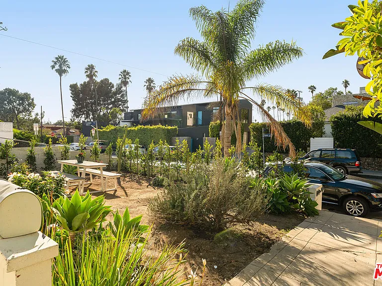 818 Palms Blvd — Photo 48