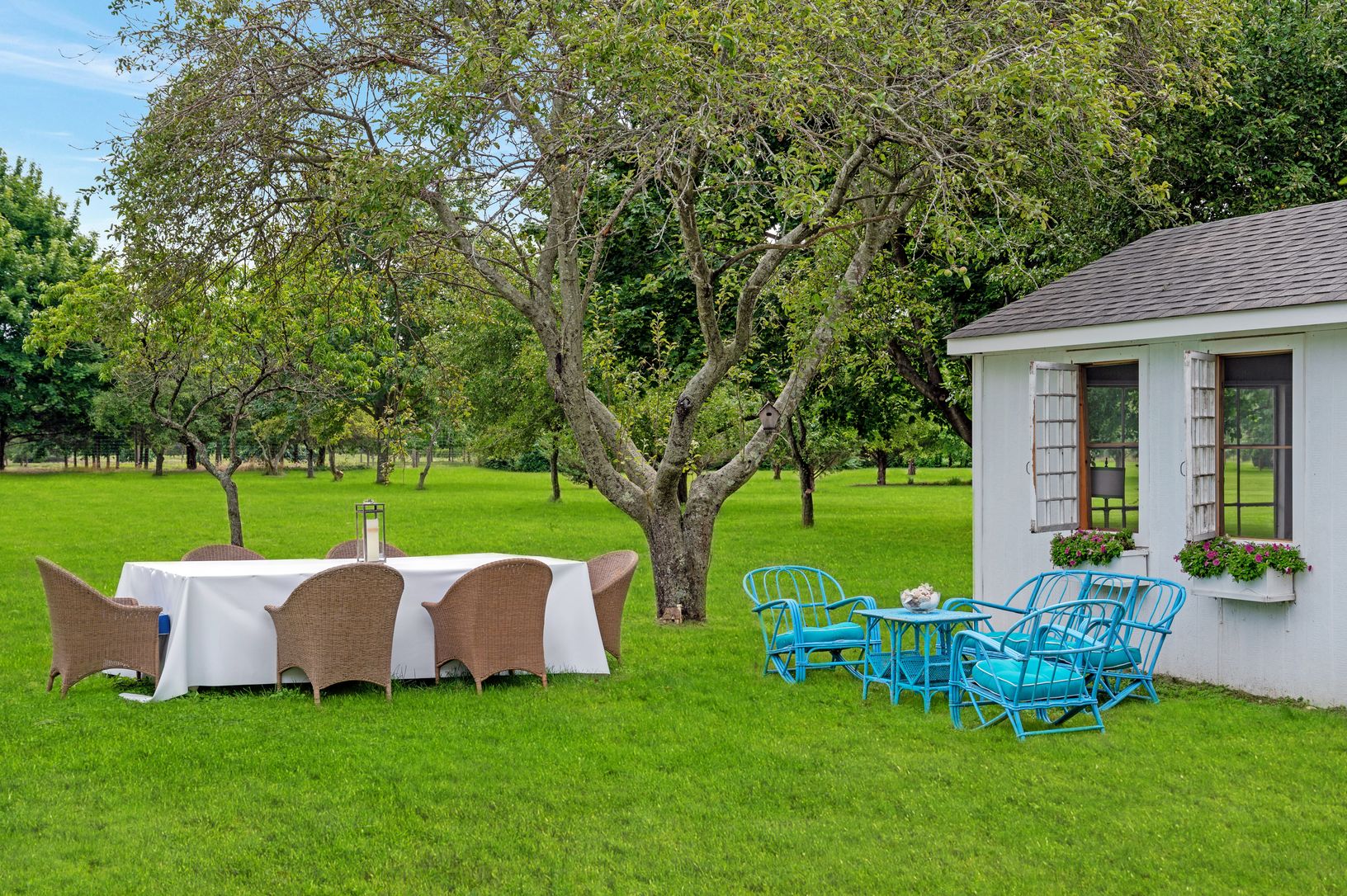  Art Studio Setting ideal for Alfresco Dining...Playhouse, She-Shed, Potting Shed...