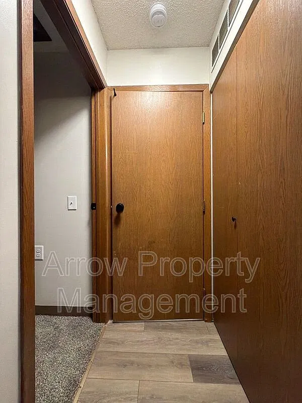 1 bed, 1.0 bath, $695 — Photo 4