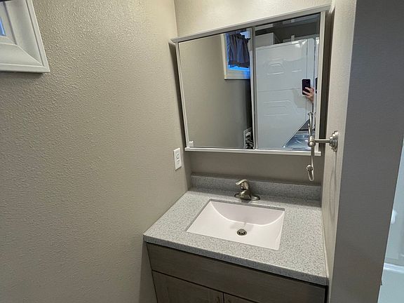 2nd image of 205 8th Ave NW
