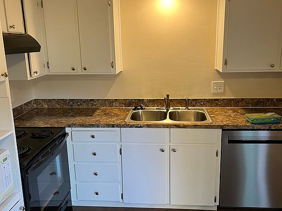 5th image of 3107 13th St SE