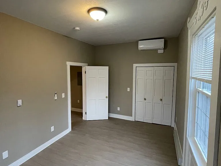 209-217 E Seneca St #215 — Photo 9