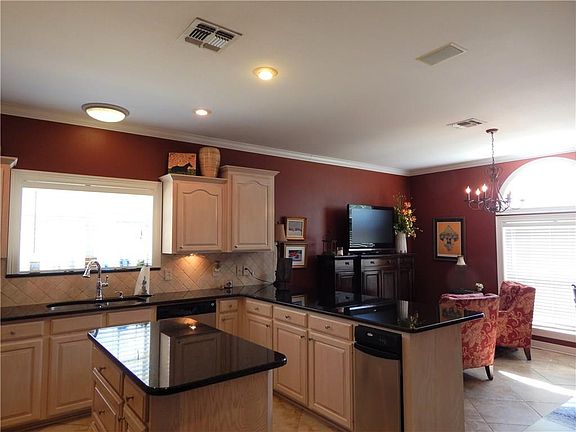 3rd image of 838 Whitfield Dr
