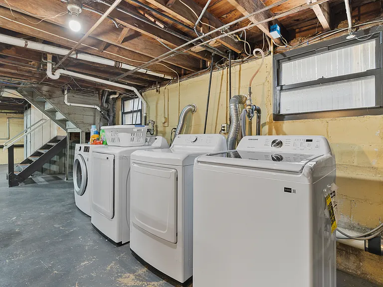 264 Laurelton Blvd #2 — Photo 25