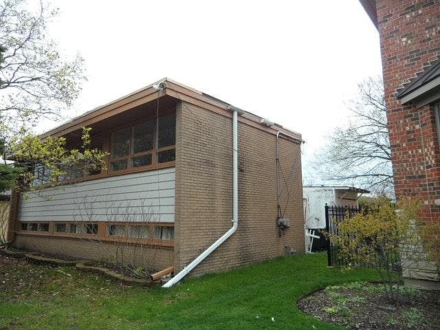 2nd image of 3821 W Greenleaf Ave