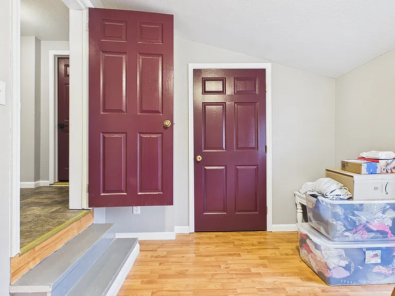 323 Jackson St — Photo 28