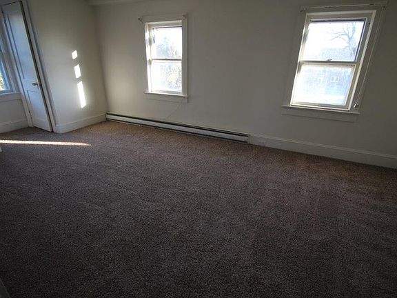 5th image of 106 N Custer Ave #2