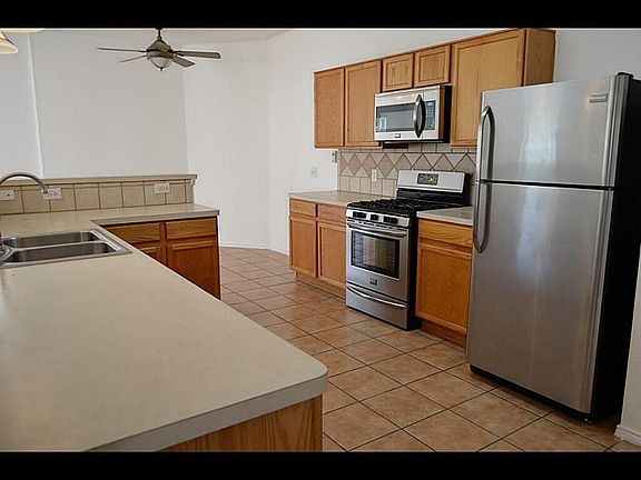 3rd image of 6807 Manor Hollow Ln
