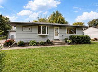 21 Farrell St N, Maplewood, MN 55119