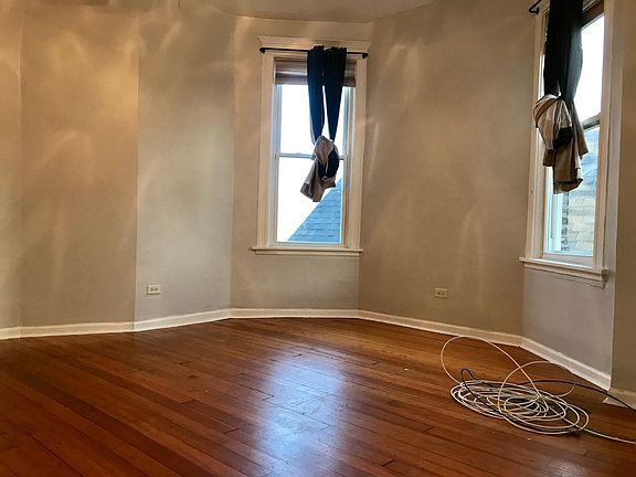 5th image of 1833 N Sawyer Ave #2A