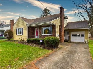 813 Carlton Dr, Campbell, OH 44405