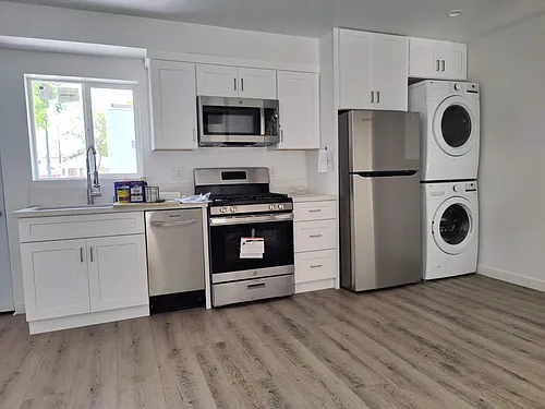 222 N Keystone St #102 Photo 1