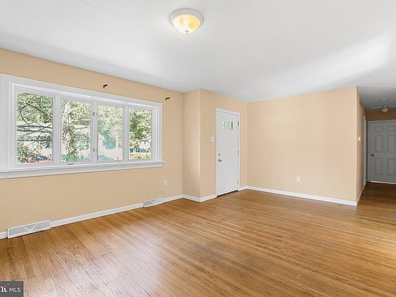 4th image of 200 Rugby St