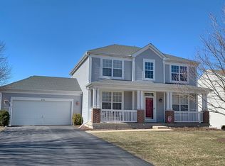 221 Caledonian Ave, Sugar Grove, IL 60554