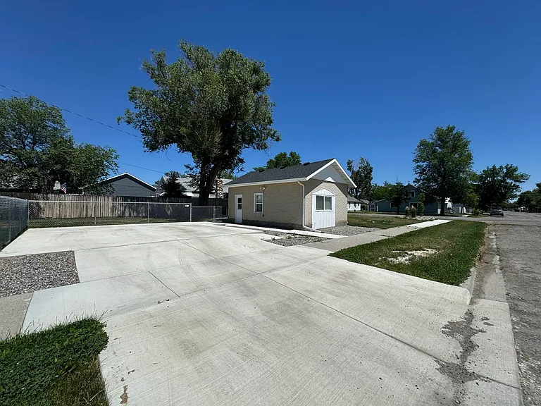 302 N 5th Ave — Photo 5