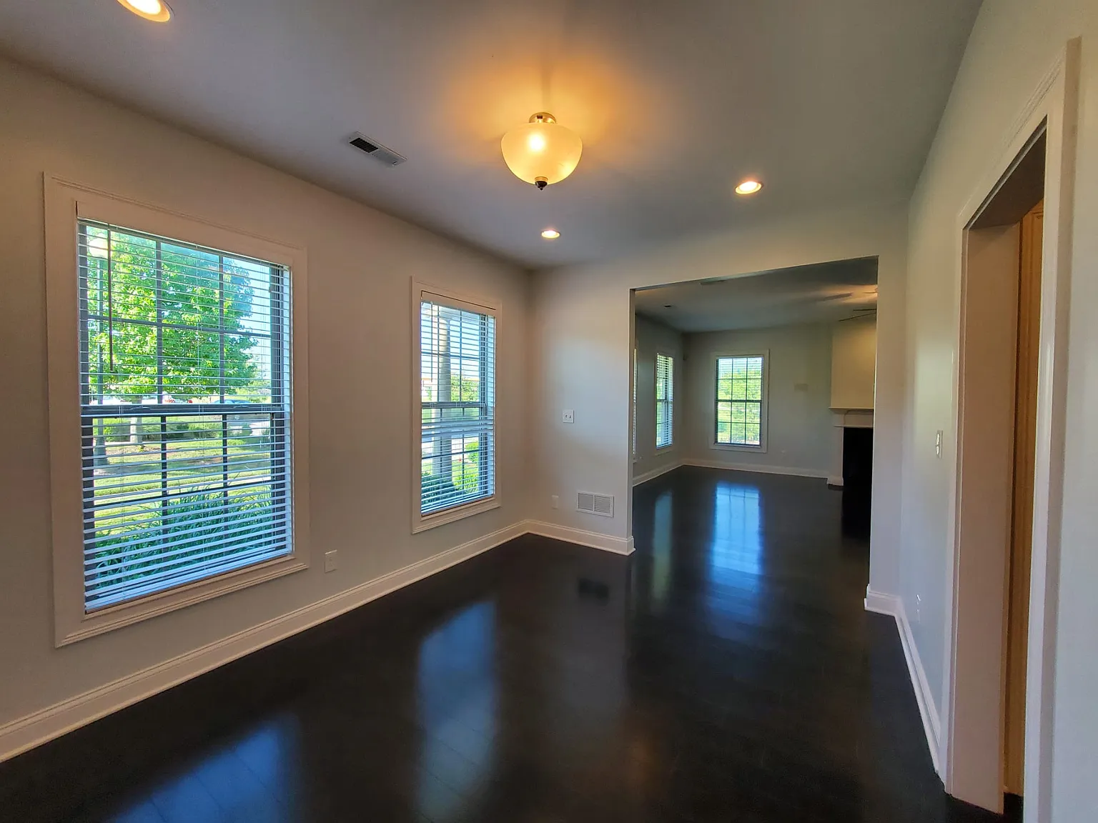 3 bed, 2434 sqft, $3,250 — Photo 4