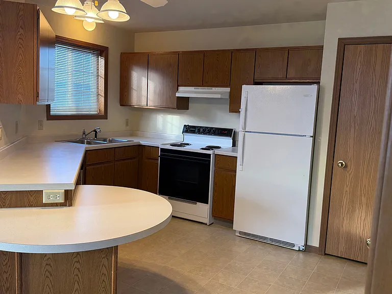 208 Bowman Ln #4 — Photo 12