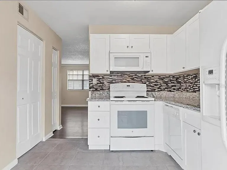 322 Oak Rose Ln #201 — Photo 2