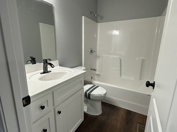24 Henkle Ln, Loretto, TN 38469