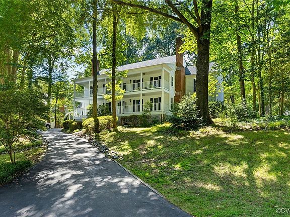 3rd image of 2806 Saint Regis Dr