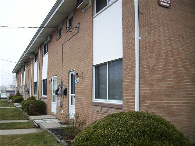 1st image of 8214 Huntington St