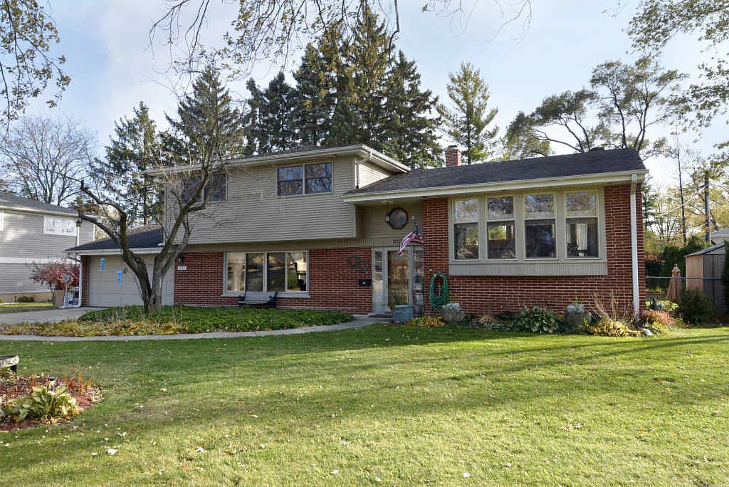3737 Rugen Rd photo 1