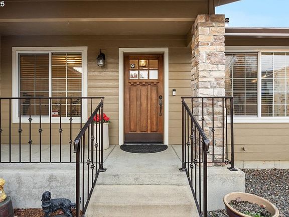 4th image of 635 Valley Vista St