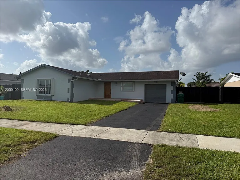 13430 SW 79th St — Photo 2