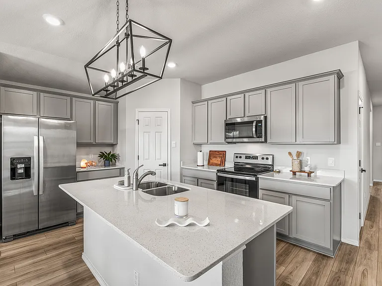 Kitchen (all appliances included)