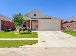 2107 Mobile Dr, Ennis, TX 75119
