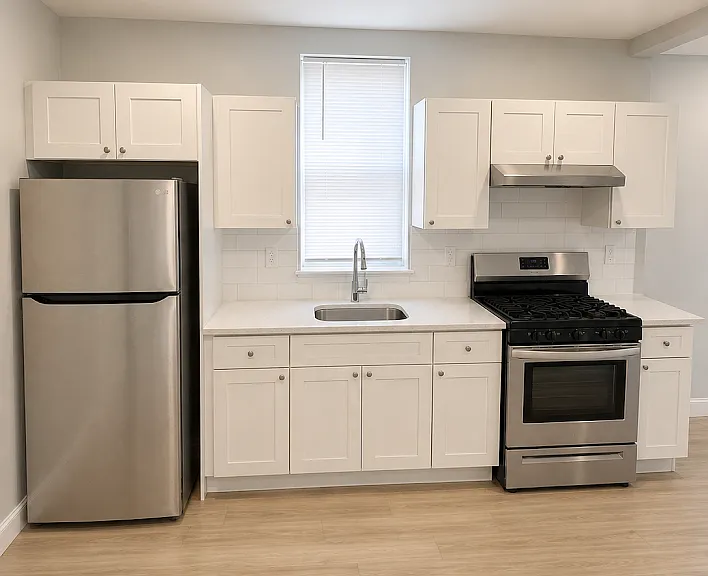 133 Pearl St — Photo 3
