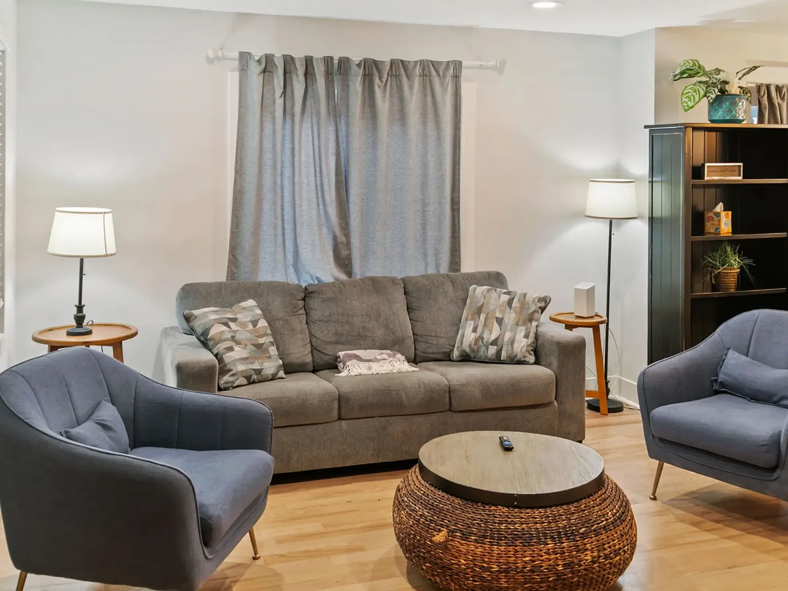 4 bed, 2.5 bath, 1750 sqft, $8,000 — Photo 4