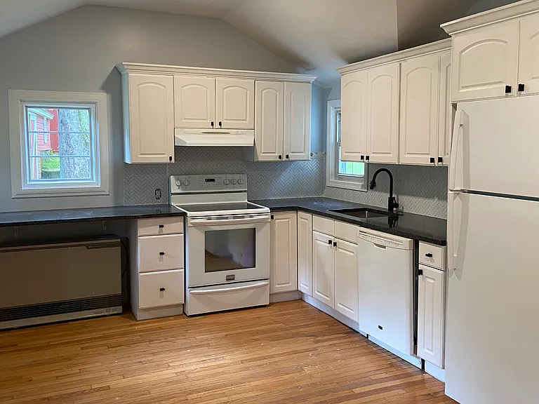 1015 Ridgefield Rd — Photo 5