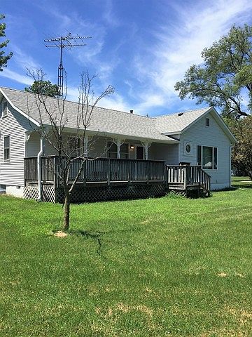 1st image of 775 E 2nd St