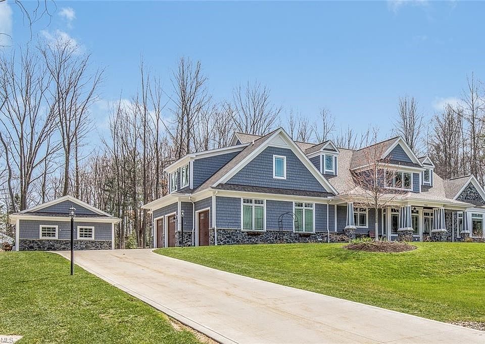 1st image of 700 Echo Dr