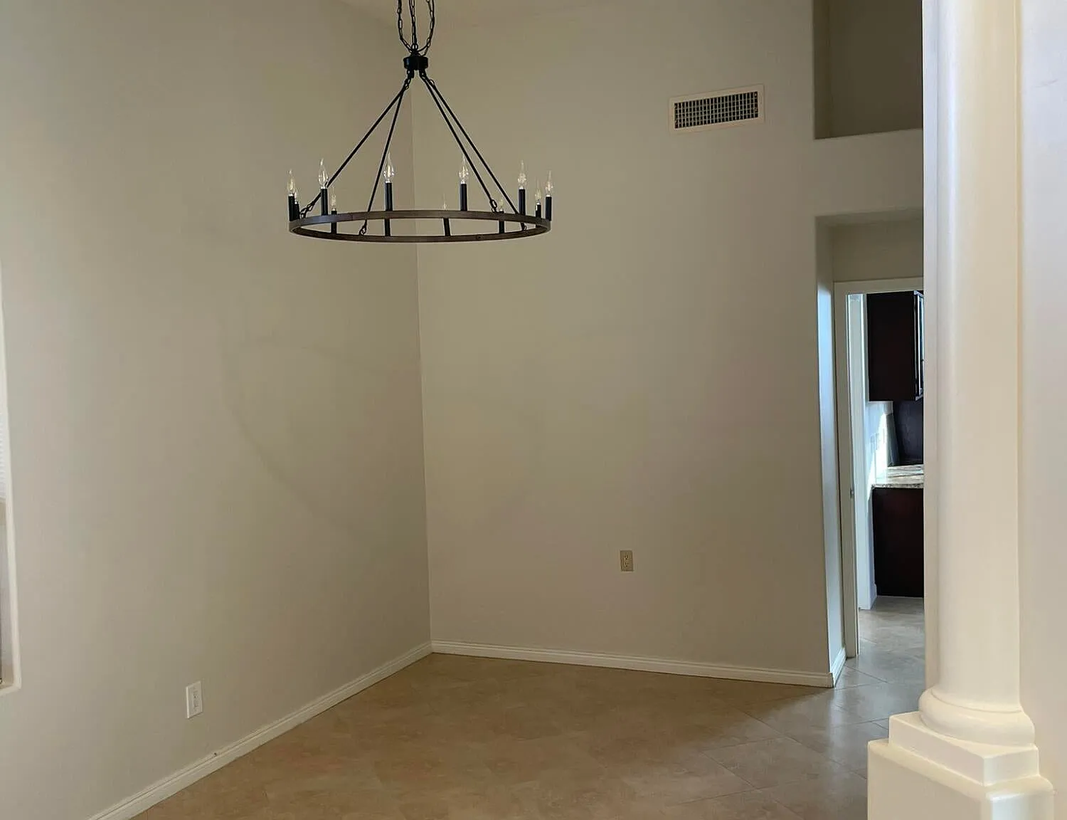 3 bed, 2.5 bath, 2190 sqft, $4,380 — Photo 3
