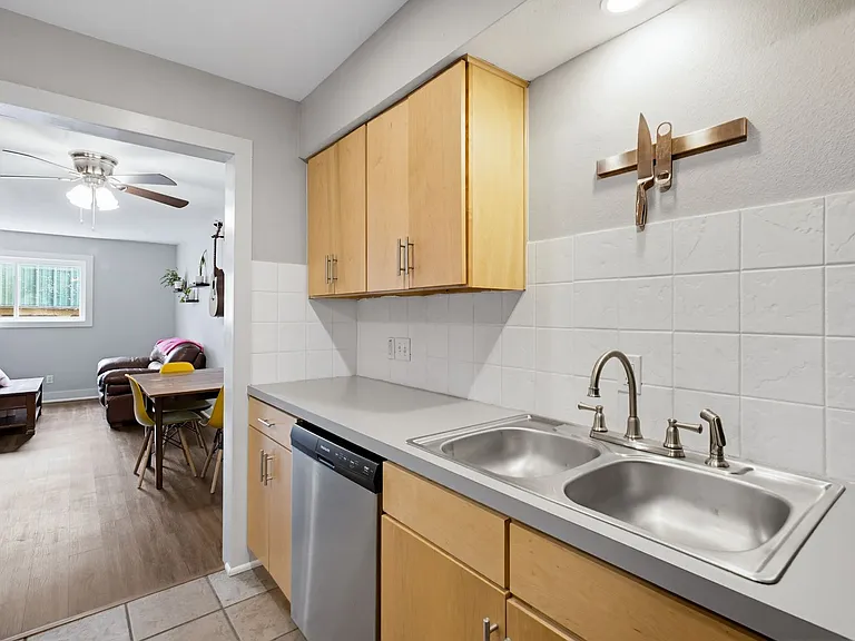 3815 Guadalupe St #208 — Photo 12