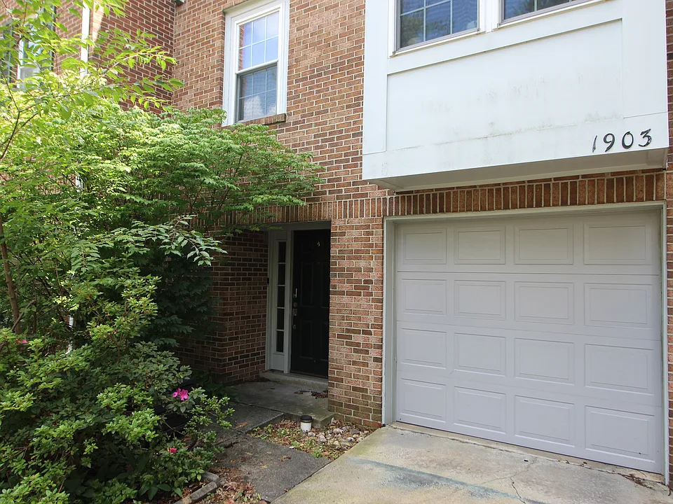 1903 Windjammer Way