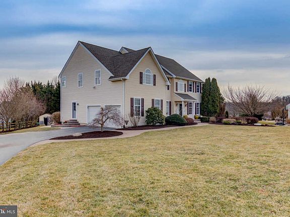 3rd image of 20 Letchworth Ln