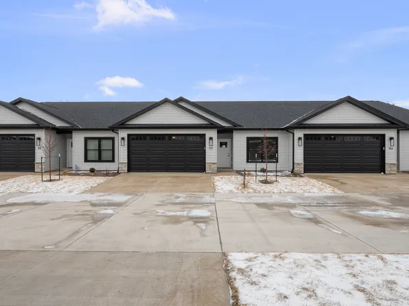 1875 Redbud Cir #103, Eldridge, IA 52748