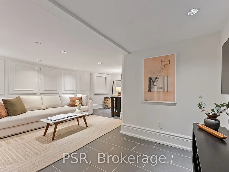 126 Dovercourt Rd — Photo 30