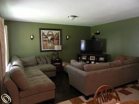 2nd image of 17140 Wood St