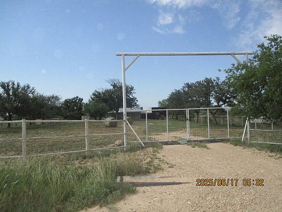 4th image of 420 Juniper Rd
