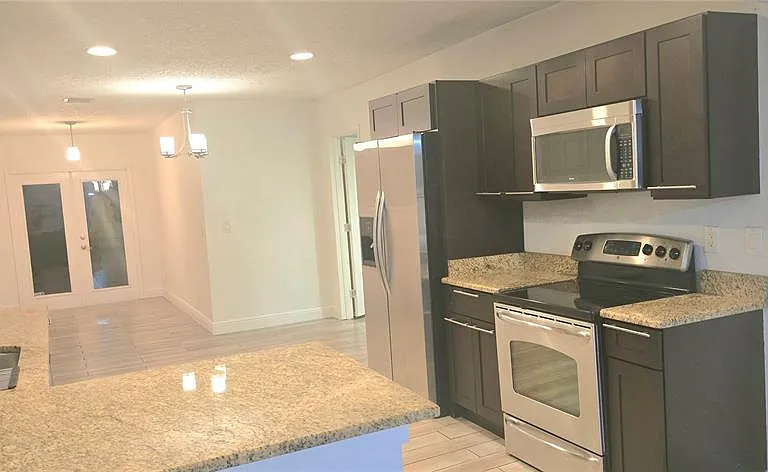 1313 Catherine St — Photo 24