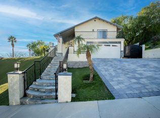 23042 La Granja Dr, Santa Clarita, CA 91354