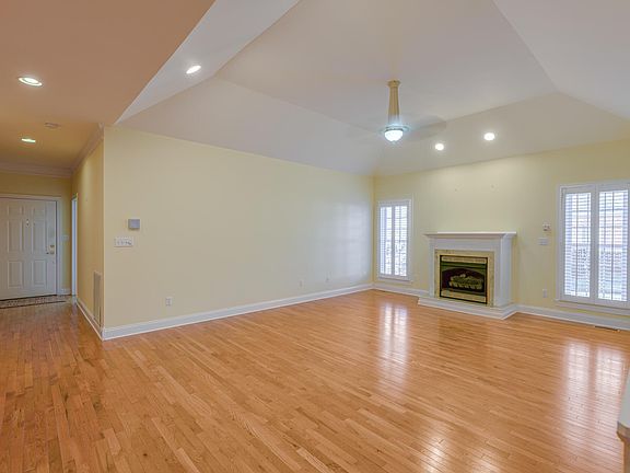 4th image of 1168 Bellingham Dr